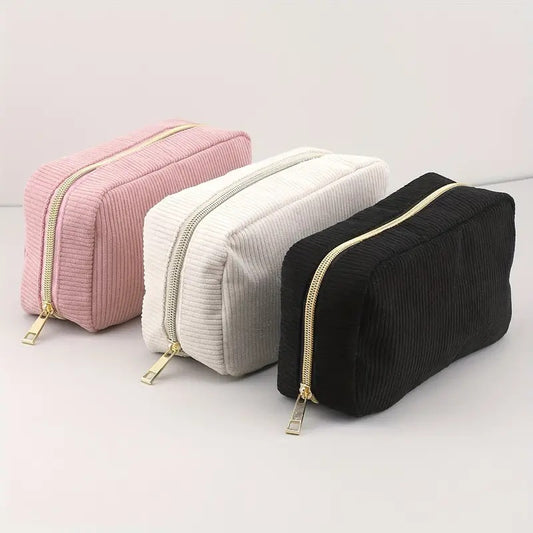 Simple, portable, large-capacity makeup bag