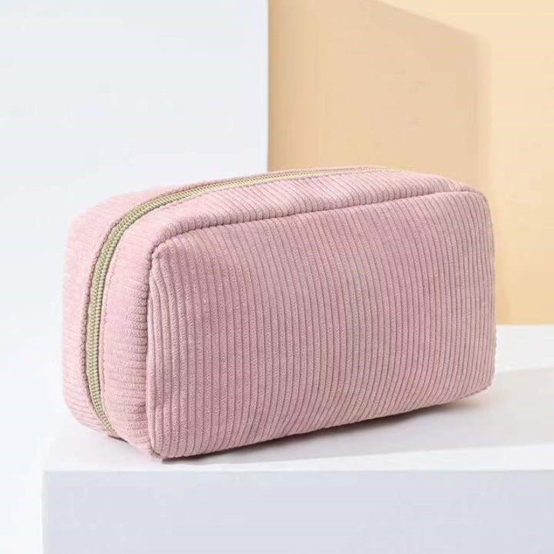 Simple, portable, large-capacity makeup bag